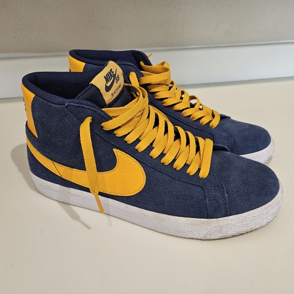 Nike Other - NIKE SB ZOOM BLAZER MID “MICHIGAN” NAVY-UNIVERSITY GOLD-NAVY SZ 9 [864349-402]